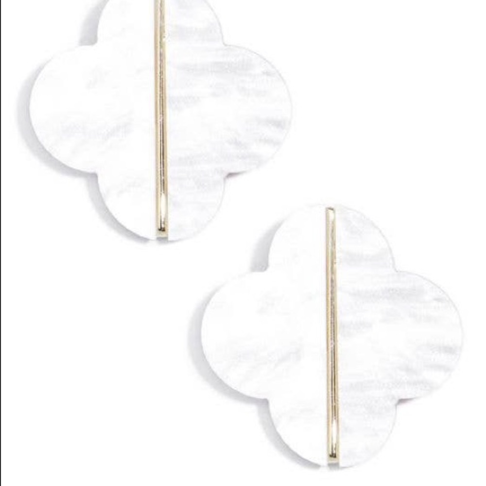 Gold and Enamel Clover Stud Earring